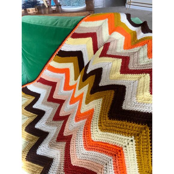 vintage 70s Orange Brown CHEVRON Zig Zag KNIT AFGHAN handmade blanket home decor - Picture 4 of 9